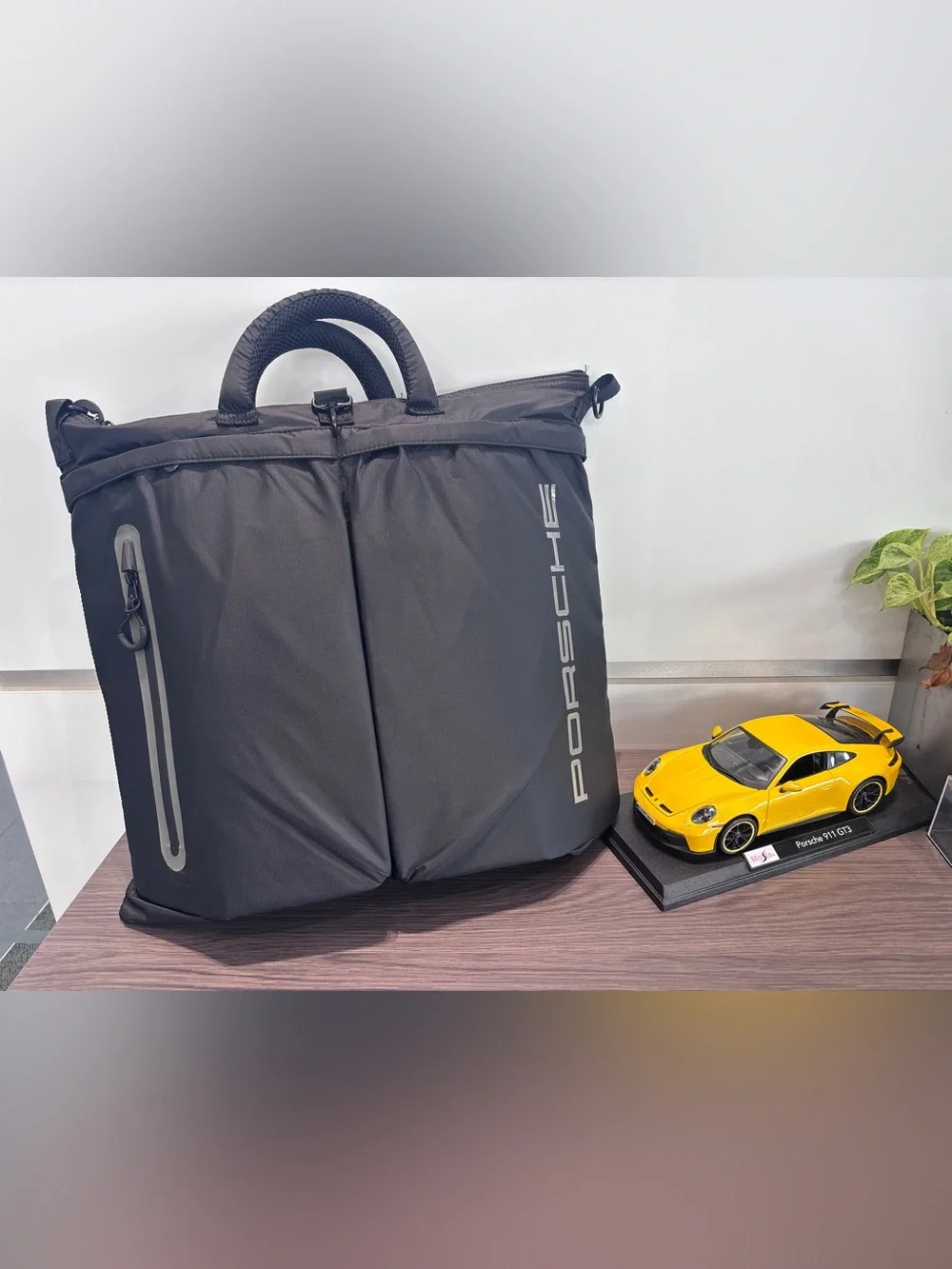 Porsche 🏎️🏌️NWT Golf Locker Bag Sport Black Grey